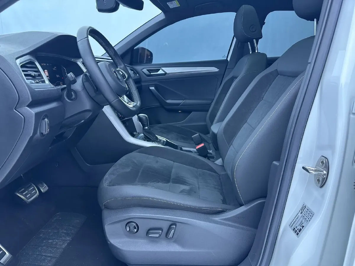 2022 Volkswagen T-Roc 1.4T 150HP L4 7DCT,autocango,china used car exporter,china ev exporter,chinese used car exporter,chinese used ev exporter