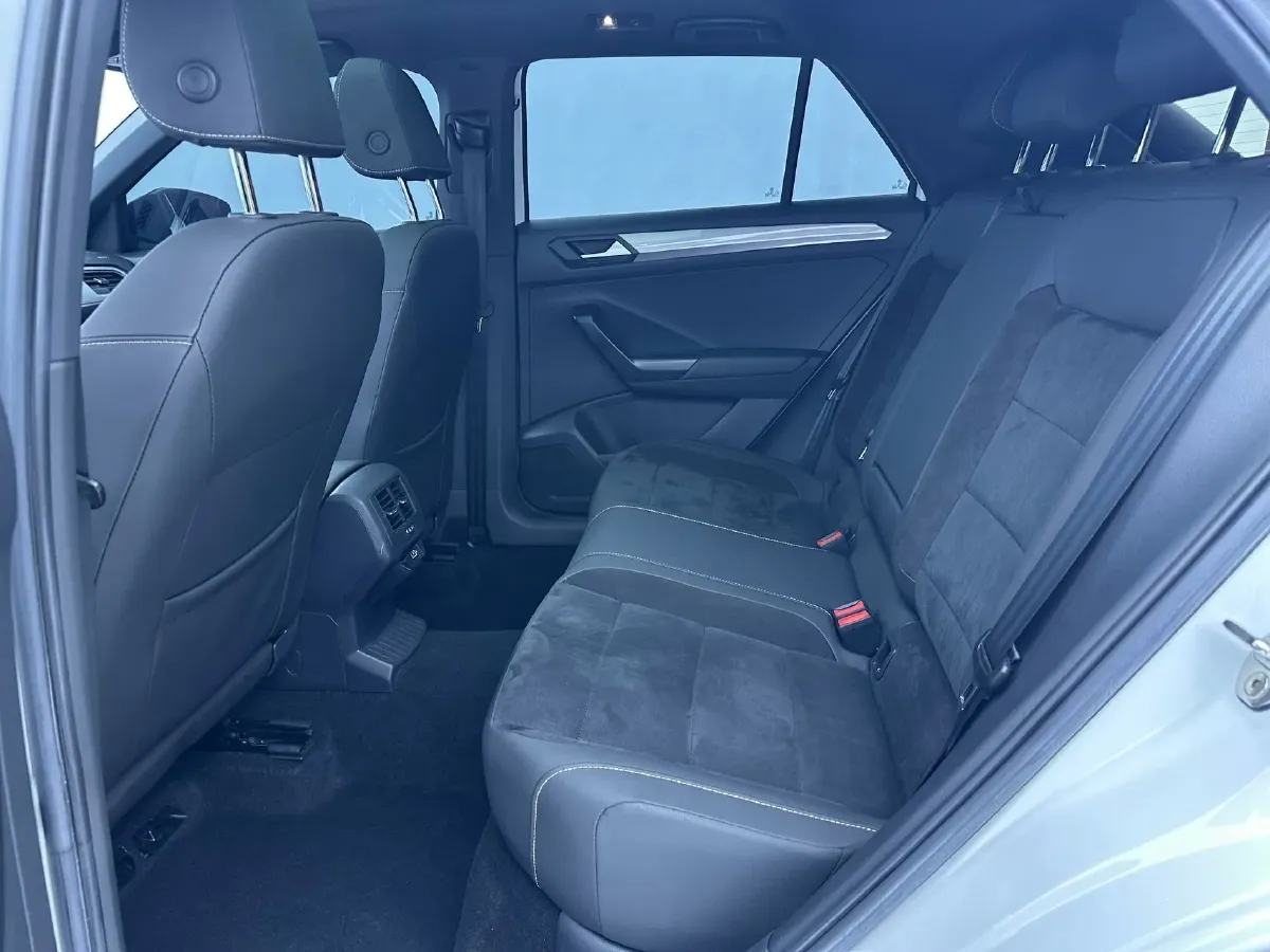 2022 Volkswagen T-Roc 1.4T 150HP L4 7DCT,autocango,china used car exporter,china ev exporter,chinese used car exporter,chinese used ev exporter