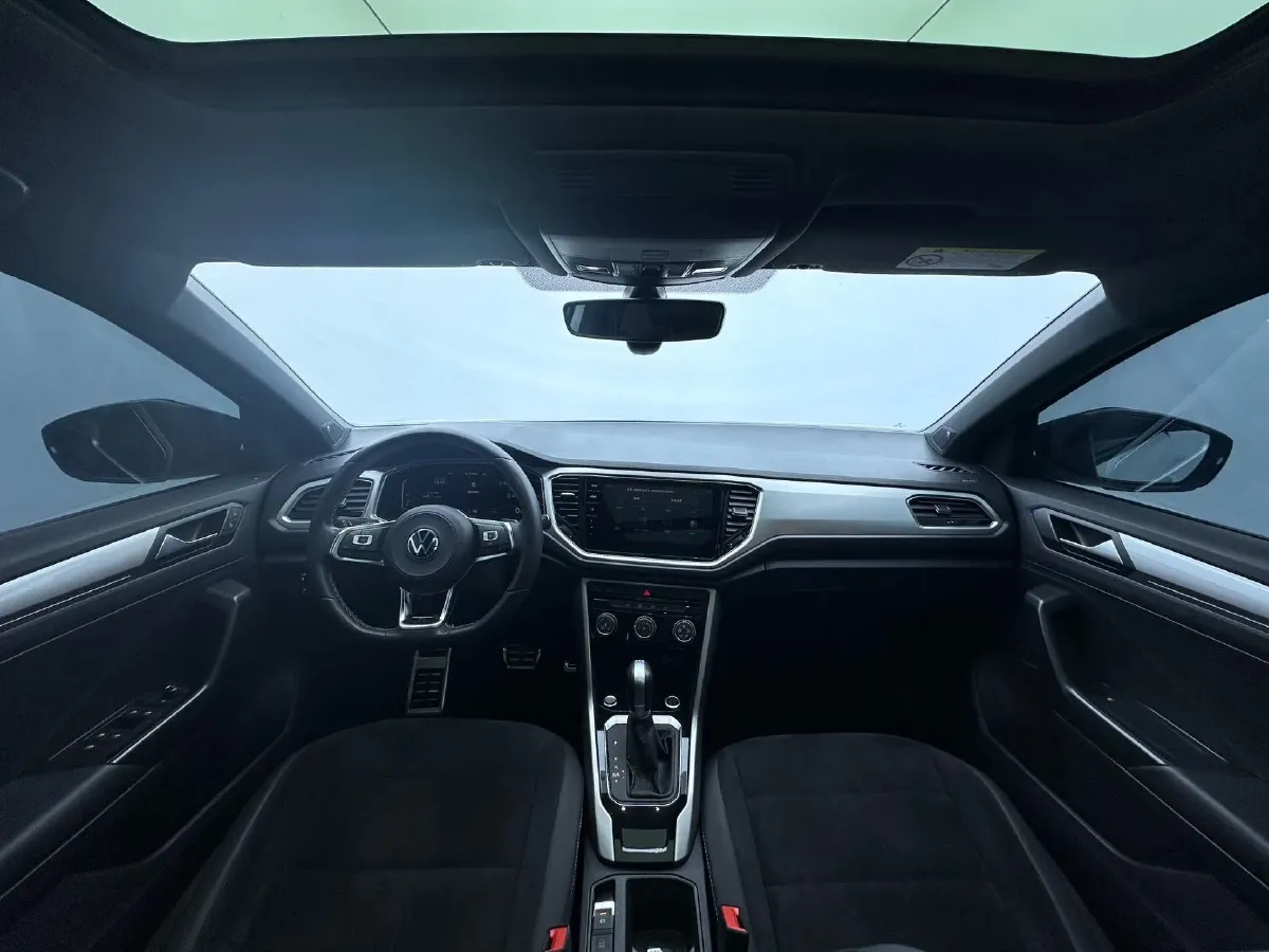 2022 Volkswagen T-Roc 1.4T 150HP L4 7DCT,autocango,china used car exporter,china ev exporter,chinese used car exporter,chinese used ev exporter