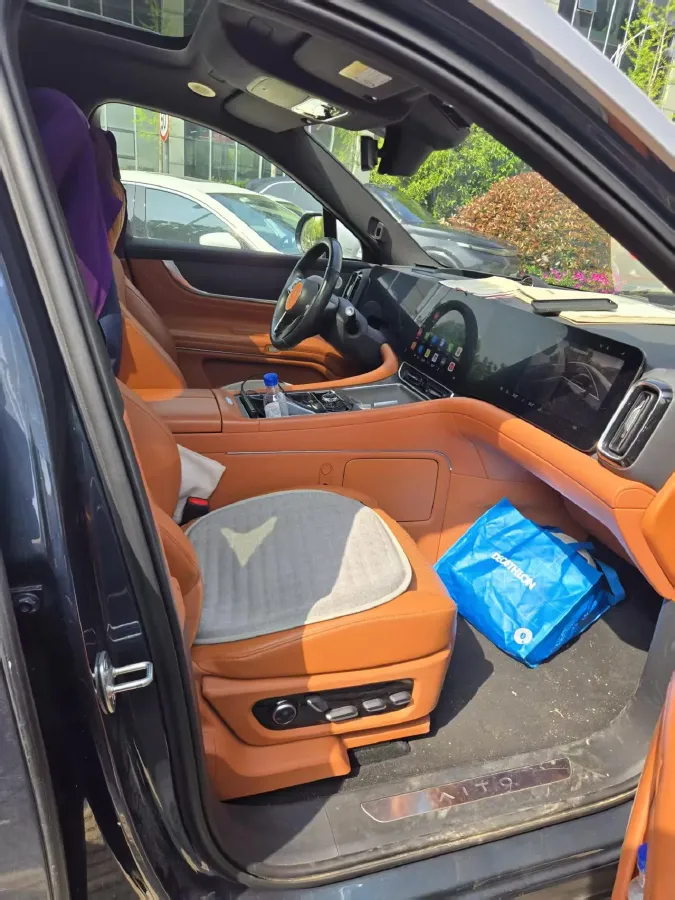 2024 AITO AITO M9 1.5T 152HP L4 REEV 52KWH,autocango,china used car exporter,china ev exporter,chinese used car exporter,chinese used ev exporter