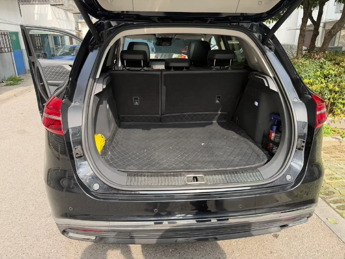 2019 HongQi HS5 2.0T 224HP L4 6AT,autocango,china used car exporter,china ev exporter,chinese used car exporter,chinese used ev exporter