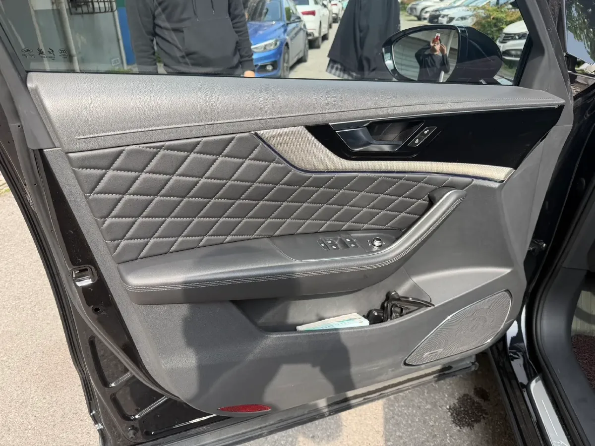 2019 HongQi HS5 2.0T 224HP L4 6AT,autocango,china used car exporter,china ev exporter,chinese used car exporter,chinese used ev exporter