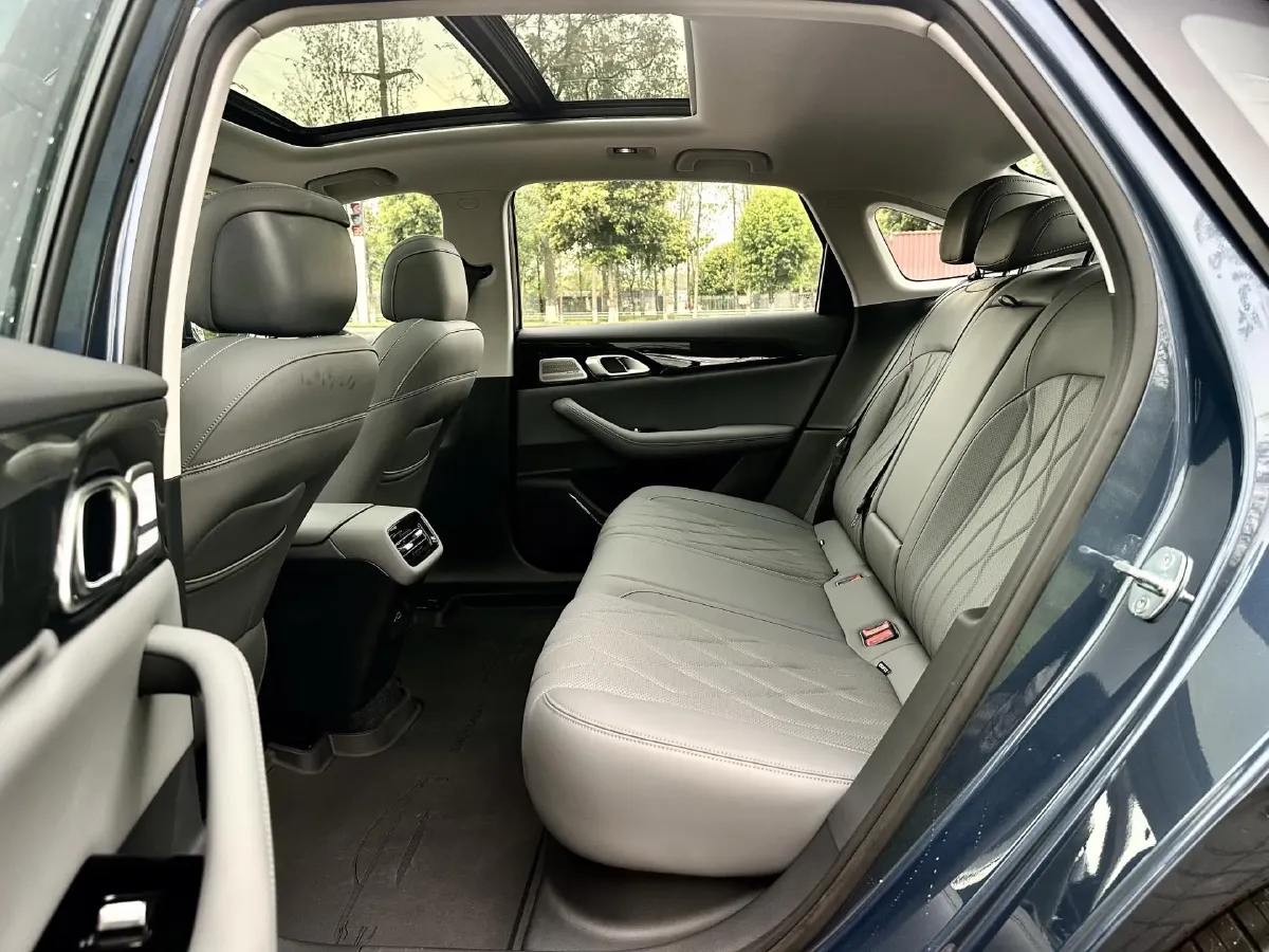 2025 Geely Galaxy A7 1.5L 112HP L4 1DHT PHEV,autocango,china used car exporter,china ev exporter,chinese used car exporter,chinese used ev exporter