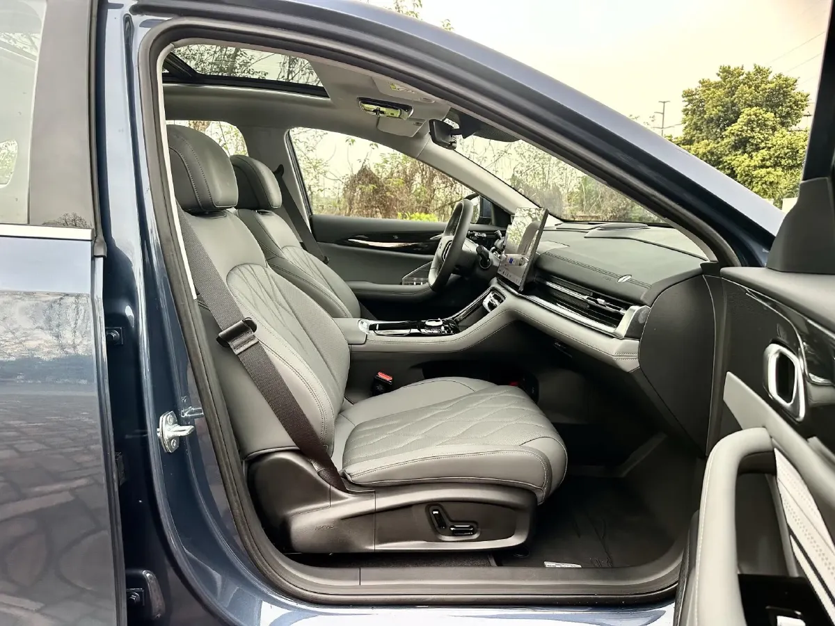 2025 Geely Galaxy A7 1.5L 112HP L4 1DHT PHEV,autocango,china used car exporter,china ev exporter,chinese used car exporter,chinese used ev exporter