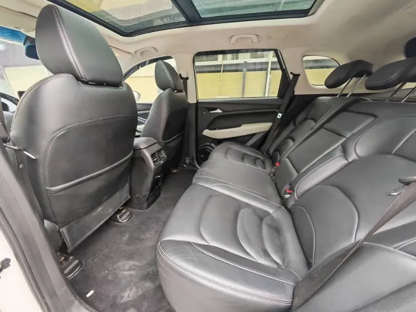 2018 BaoJun 530 1.5T 150HP L4 6MT,autocango,china used car exporter,china ev exporter,chinese used car exporter,chinese used ev exporter