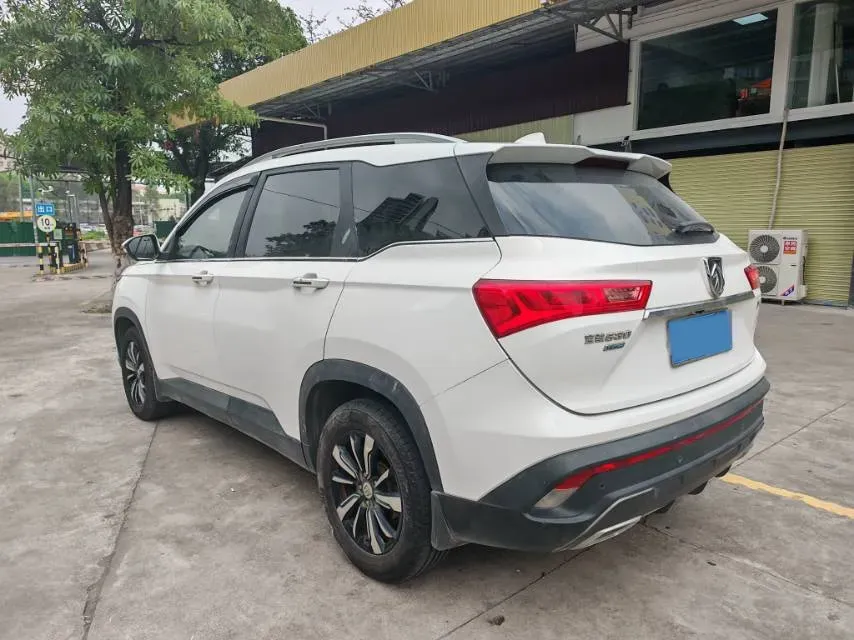 2018 BaoJun 530 1.5T 150HP L4 6MT,autocango,china used car exporter,china ev exporter,chinese used car exporter,chinese used ev exporter