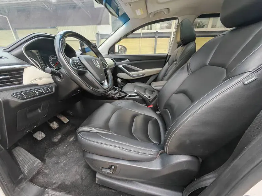 2018 BaoJun 530 1.5T 150HP L4 6MT,autocango,china used car exporter,china ev exporter,chinese used car exporter,chinese used ev exporter