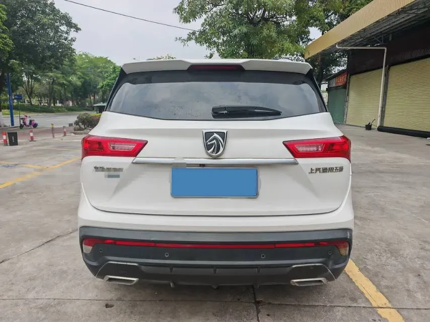 2018 BaoJun 530 1.5T 150HP L4 6MT,autocango,china used car exporter,china ev exporter,chinese used car exporter,chinese used ev exporter