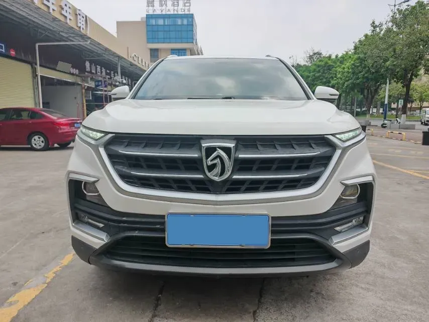 2018 BaoJun 530 1.5T 150HP L4 6MT,autocango,china used car exporter,china ev exporter,chinese used car exporter,chinese used ev exporter