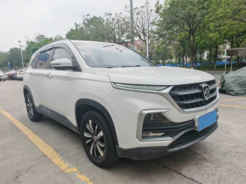 2018 BaoJun 530 1.5T 150HP L4 6MT,autocango,china used car exporter,china ev exporter,chinese used car exporter,chinese used ev exporter