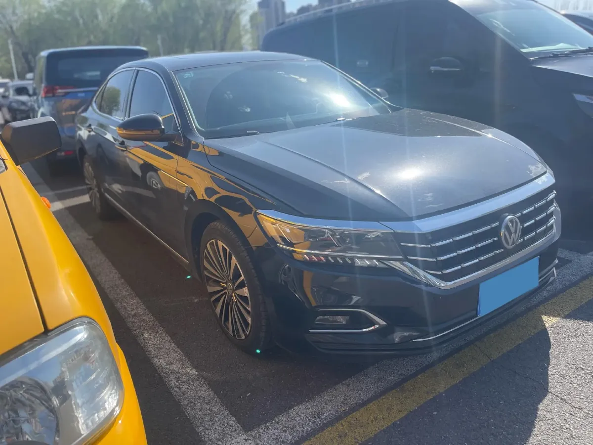 2019 Volkswagen Passat 2.0T 186HP L4 7DCT,autocango,china used car exporter,china ev exporter,chinese used car exporter,chinese used ev exporter