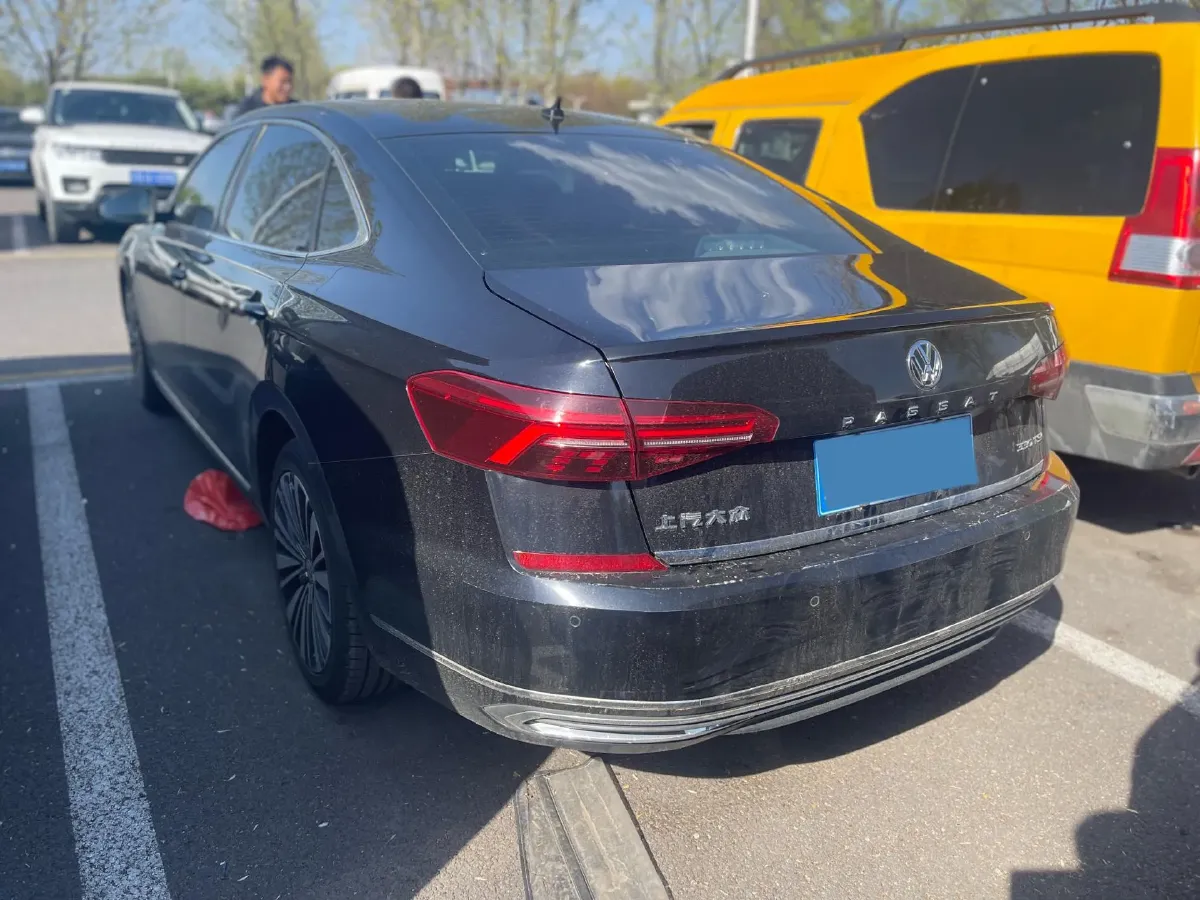 2019 Volkswagen Passat 2.0T 186HP L4 7DCT,autocango,china used car exporter,china ev exporter,chinese used car exporter,chinese used ev exporter