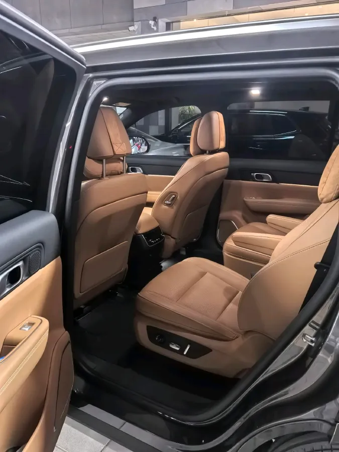 2021 Li ONE Range Extended 131HP REEV 40.5KWH,autocango,china used car exporter,china ev exporter,chinese used car exporter,chinese used ev exporter