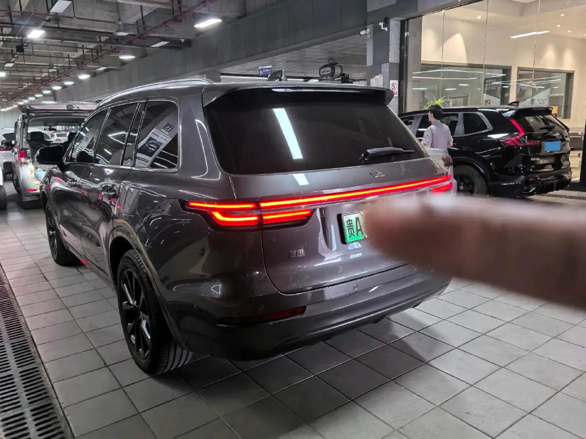 2021 Li ONE Range Extended 131HP REEV 40.5KWH,autocango,china used car exporter,china ev exporter,chinese used car exporter,chinese used ev exporter