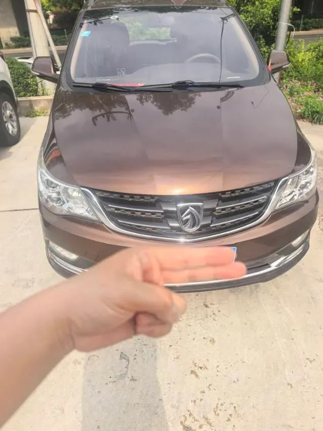 2016 BaoJun 730 1.5L 112HP L4 5MT,autocango,china used car exporter,china ev exporter,chinese used car exporter,chinese used ev exporter