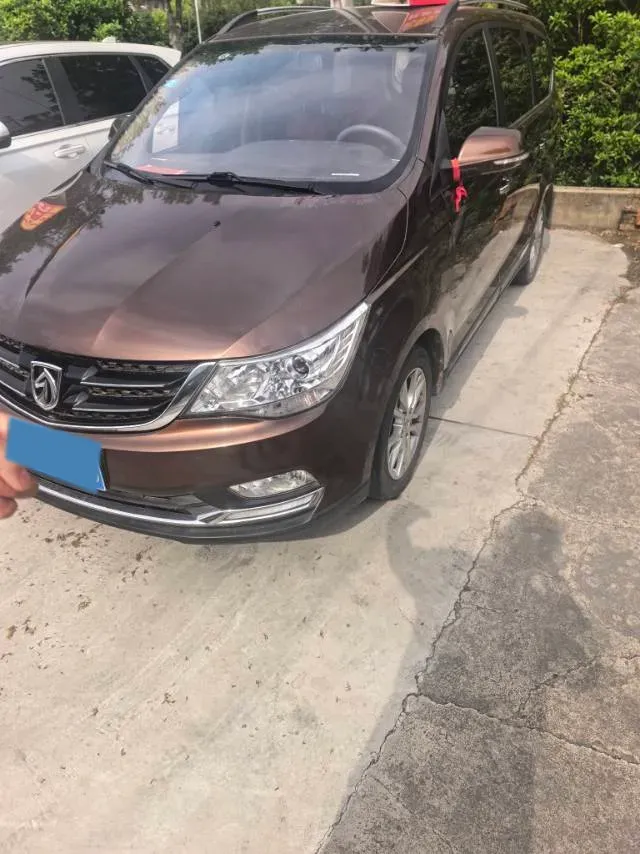 2016 BaoJun 730 1.5L 112HP L4 5MT,autocango,china used car exporter,china ev exporter,chinese used car exporter,chinese used ev exporter