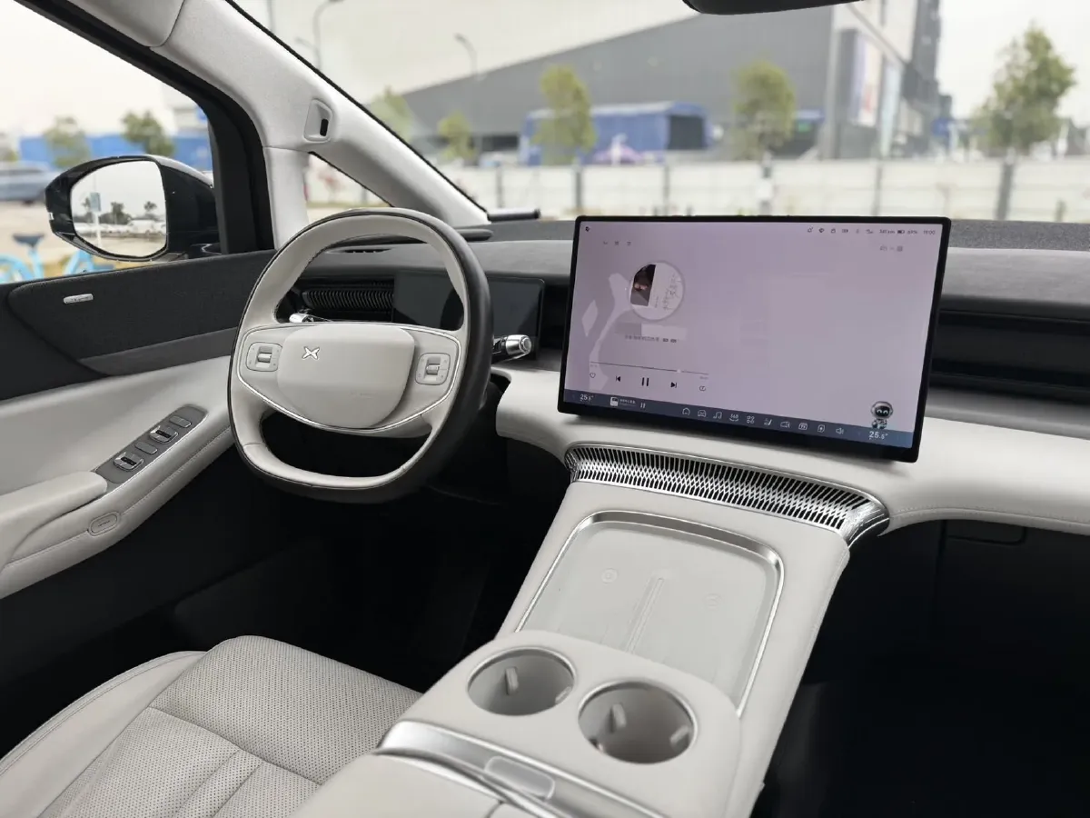 2024 Xpeng X9 BEV 84.5KWH,autocango,china used car exporter,china ev exporter,chinese used car exporter,chinese used ev exporter