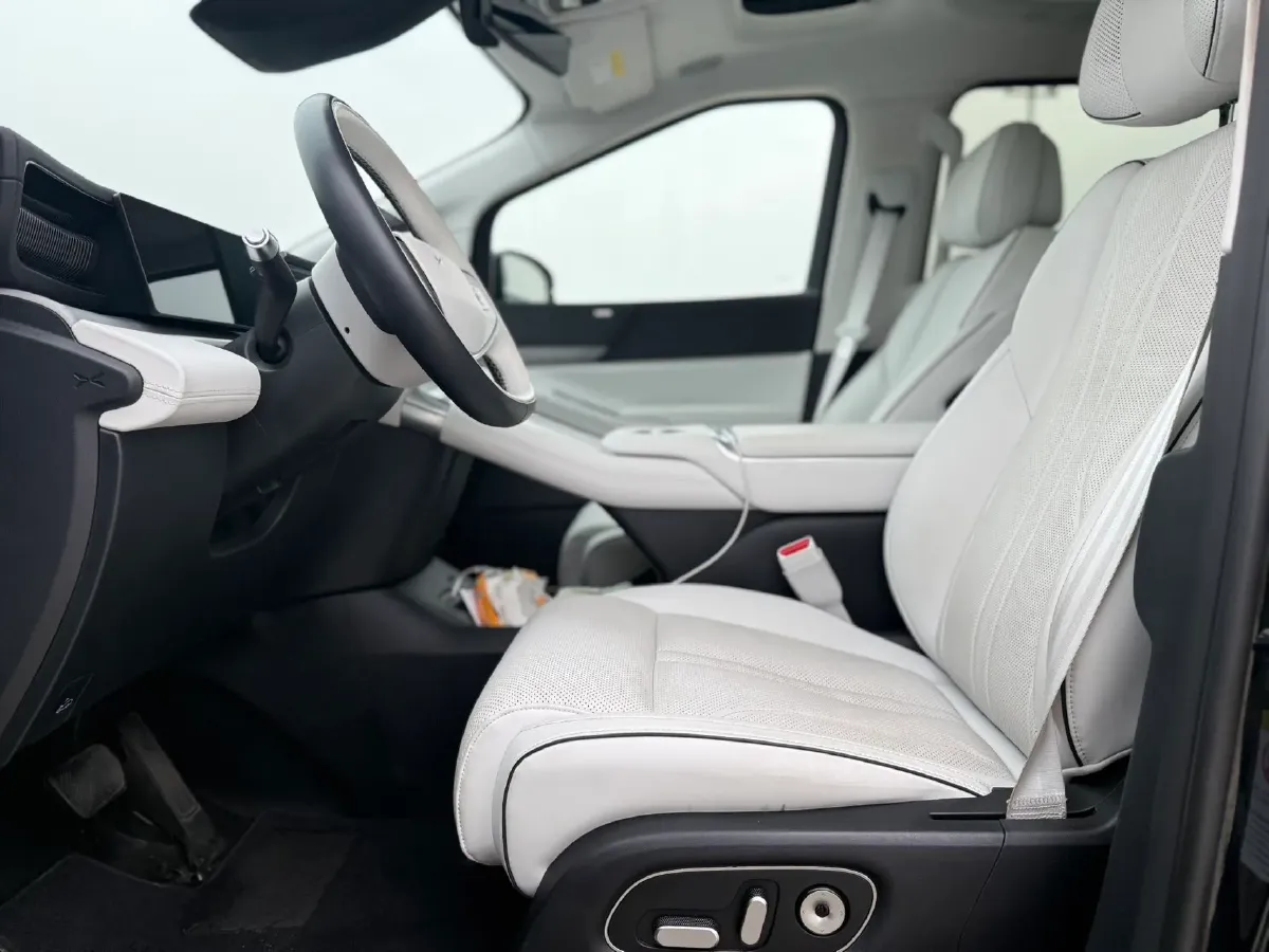 2024 Xpeng X9 BEV 84.5KWH,autocango,china used car exporter,china ev exporter,chinese used car exporter,chinese used ev exporter