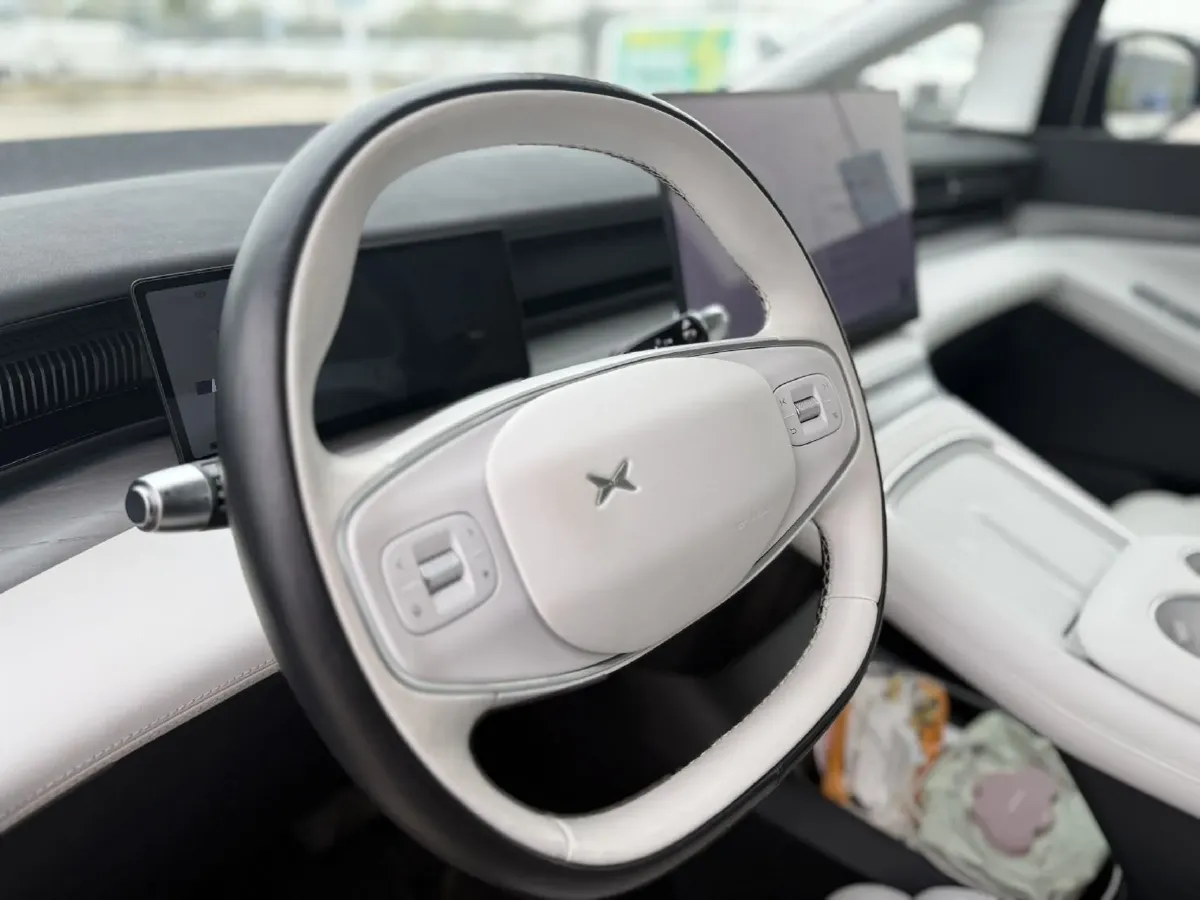 2024 Xpeng X9 BEV 84.5KWH,autocango,china used car exporter,china ev exporter,chinese used car exporter,chinese used ev exporter