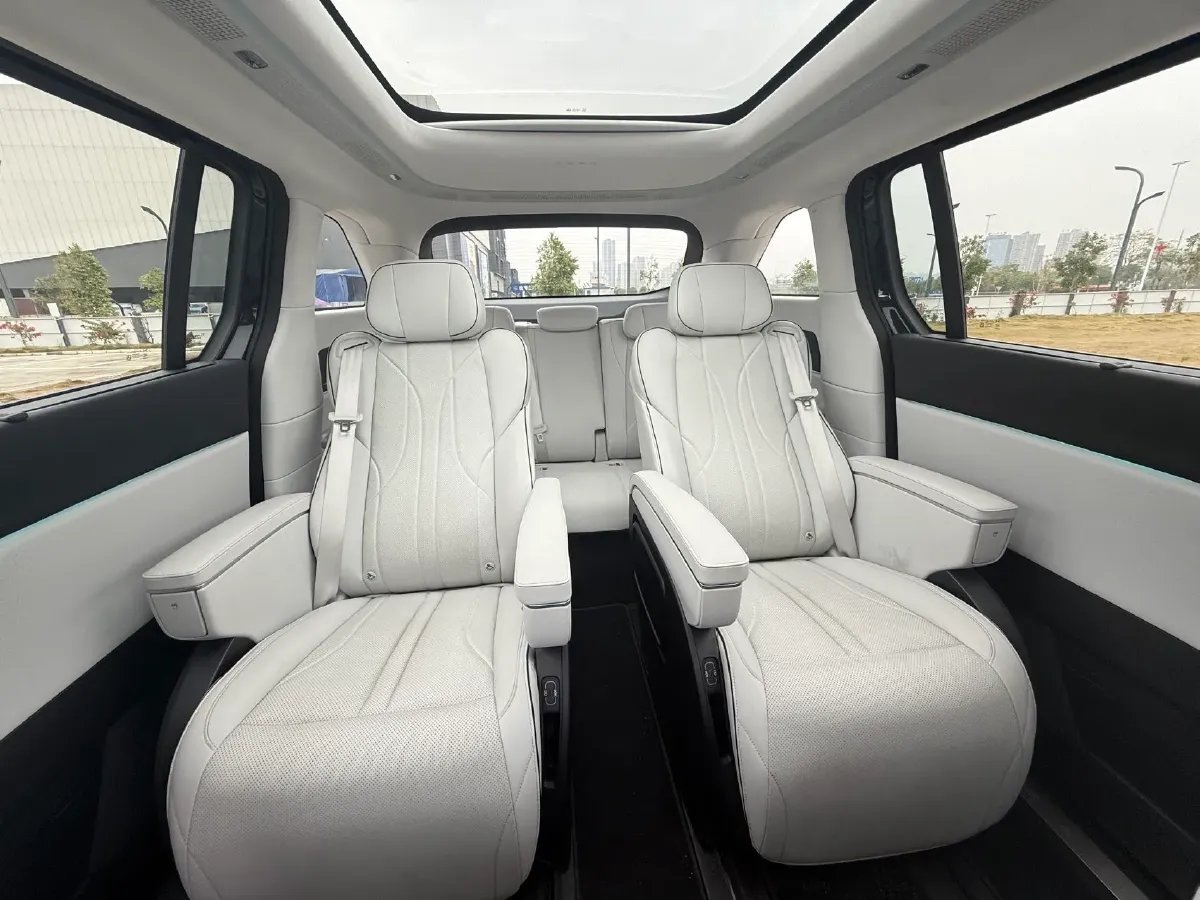 2024 Xpeng X9 BEV 84.5KWH,autocango,china used car exporter,china ev exporter,chinese used car exporter,chinese used ev exporter