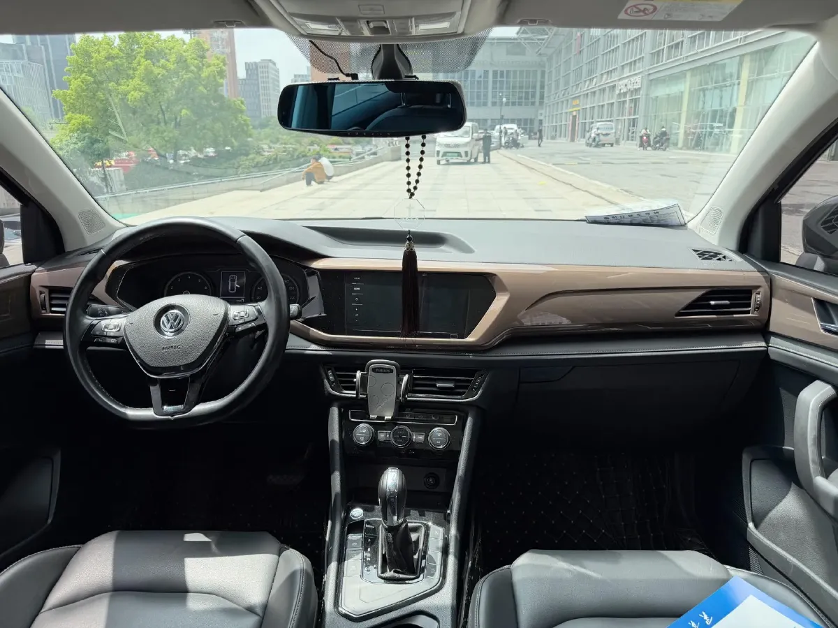 2019 MINI MINI 1.5T 102HP L3 7DCT,autocango,china used car exporter,china ev exporter,chinese used car exporter,chinese used ev exporter