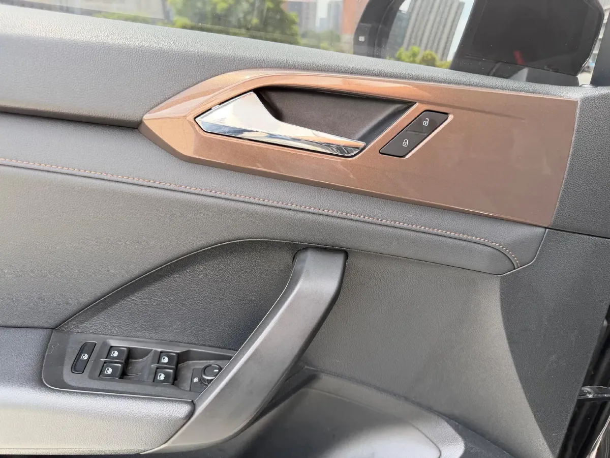 2019 MINI MINI 1.5T 102HP L3 7DCT,autocango,china used car exporter,china ev exporter,chinese used car exporter,chinese used ev exporter