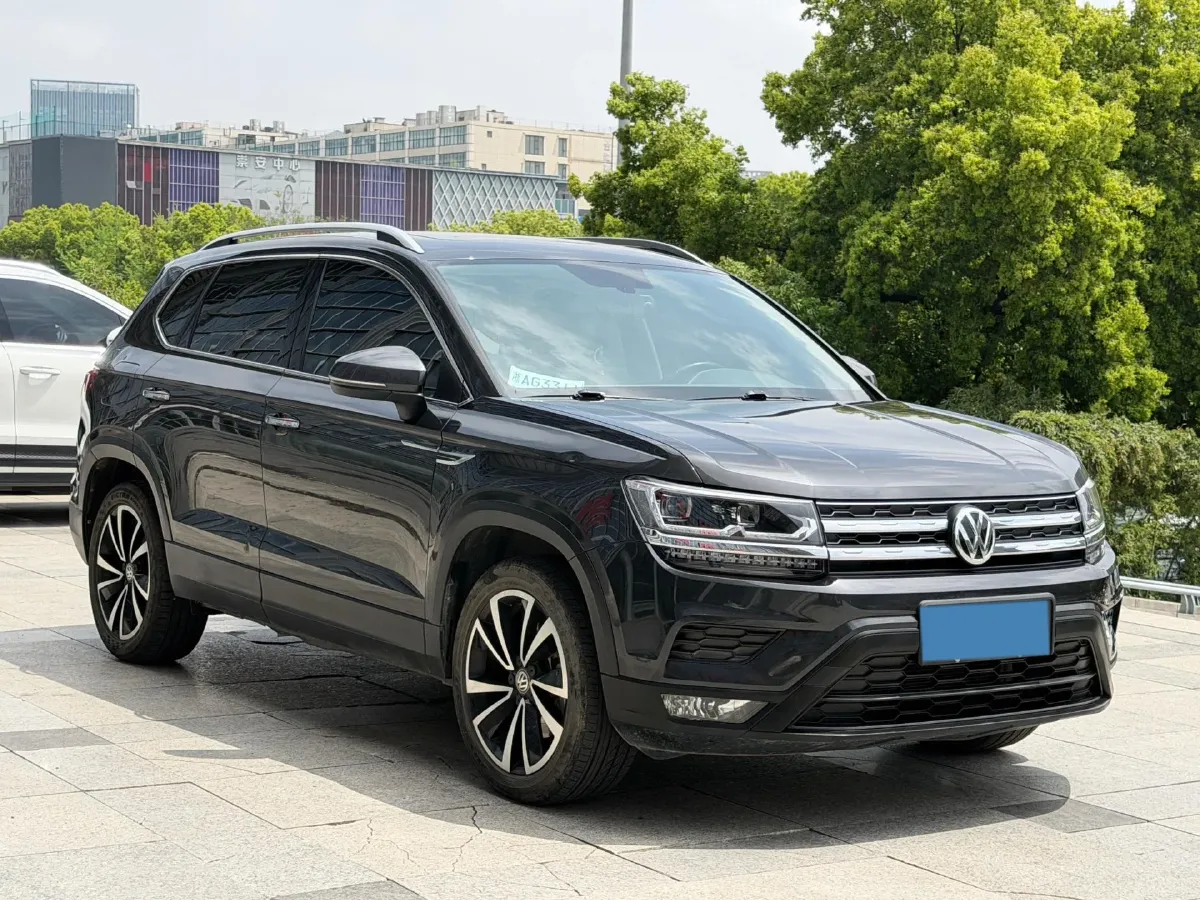 2019 MINI MINI 1.5T 102HP L3 7DCT,autocango,china used car exporter,china ev exporter,chinese used car exporter,chinese used ev exporter