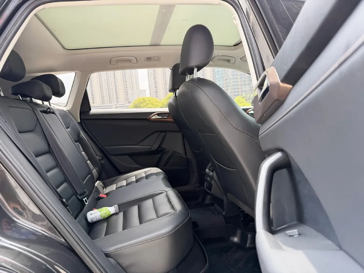 2019 MINI MINI 1.5T 102HP L3 7DCT,autocango,china used car exporter,china ev exporter,chinese used car exporter,chinese used ev exporter