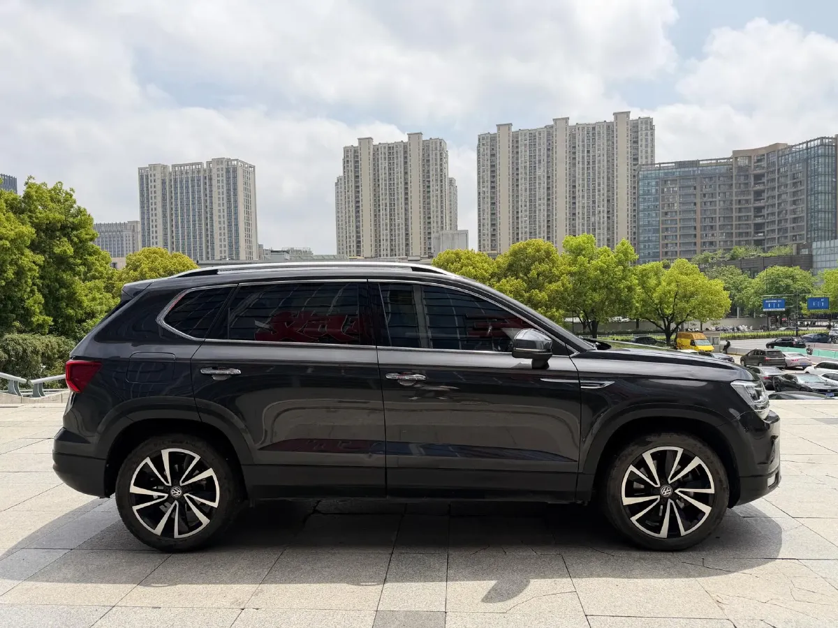 2019 MINI MINI 1.5T 102HP L3 7DCT,autocango,china used car exporter,china ev exporter,chinese used car exporter,chinese used ev exporter