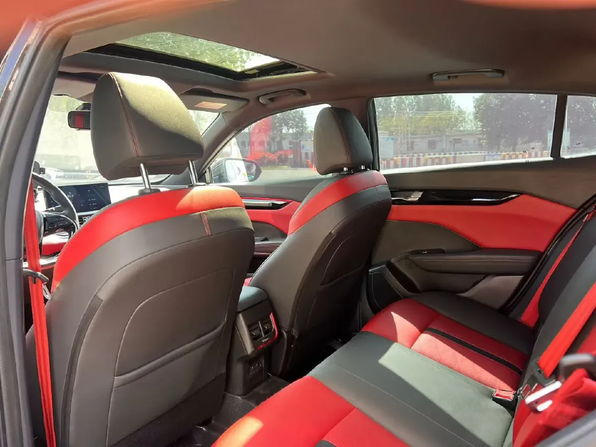 2021 DongFeng Aeolus YiXuan 1.5T 150HP L4 6DCT,autocango,china used car exporter,china ev exporter,chinese used car exporter,chinese used ev exporter