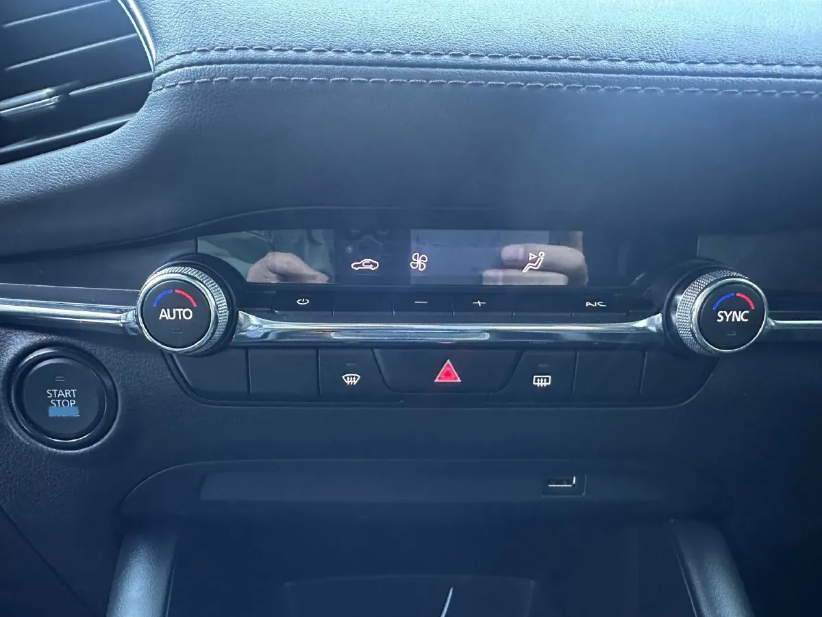 2021 Mazda 3 Axela 2.0L 158HP L4 6AT,autocango,china used car exporter,china ev exporter,chinese used car exporter,chinese used ev exporter