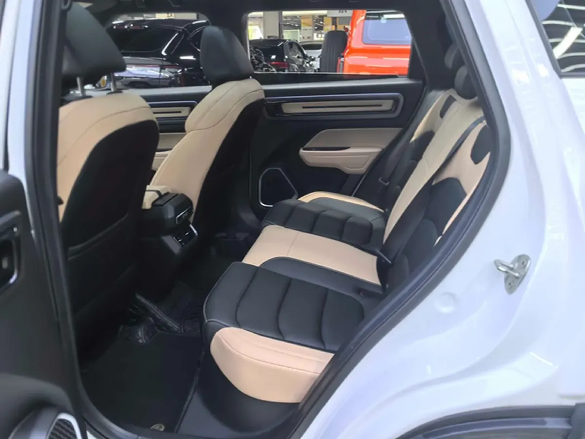 2023 Geely ICON 1.5T 181HP L4 7DCT,autocango,china used car exporter,china ev exporter,chinese used car exporter,chinese used ev exporter