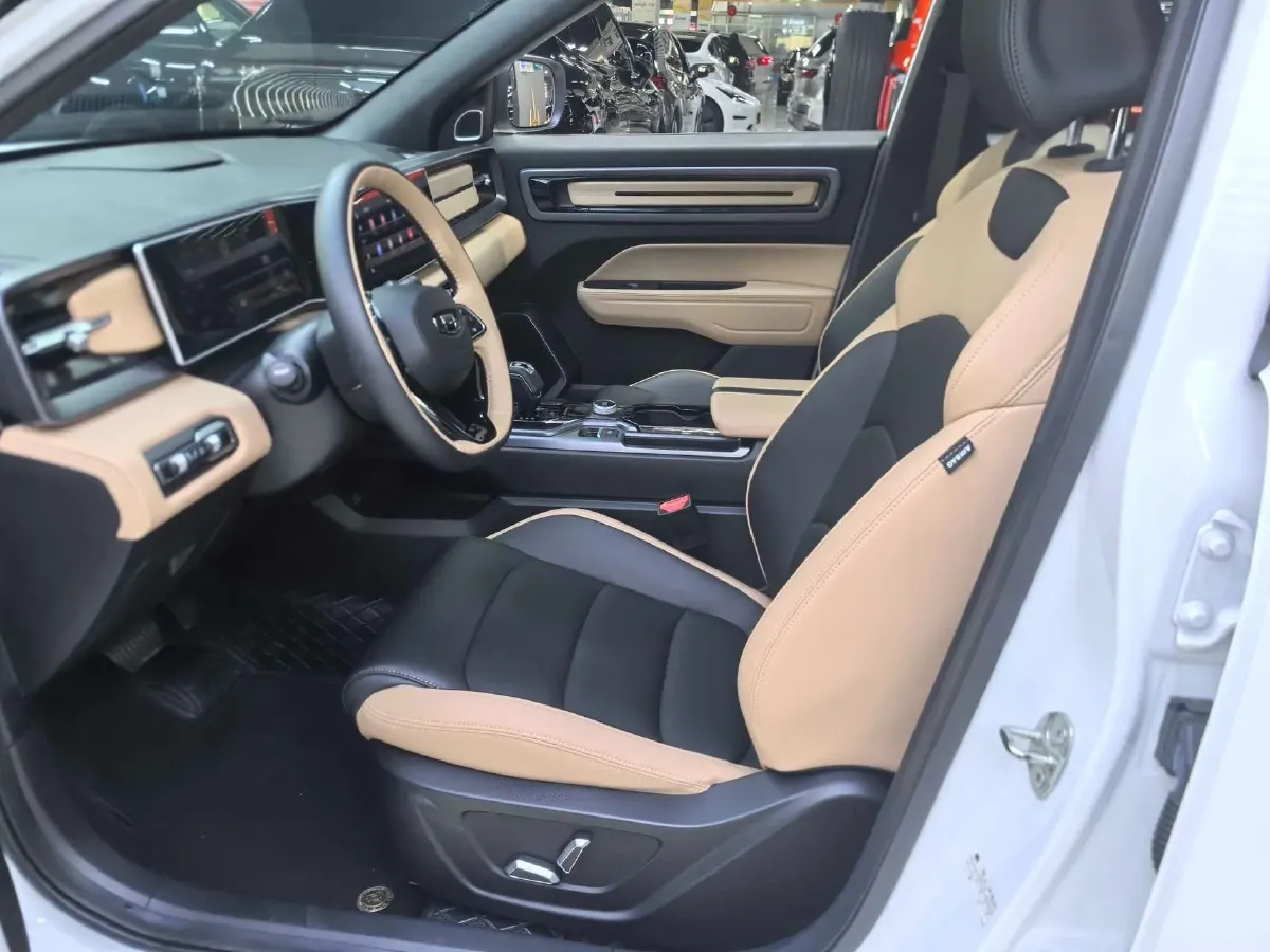 2023 Geely ICON 1.5T 181HP L4 7DCT,autocango,china used car exporter,china ev exporter,chinese used car exporter,chinese used ev exporter