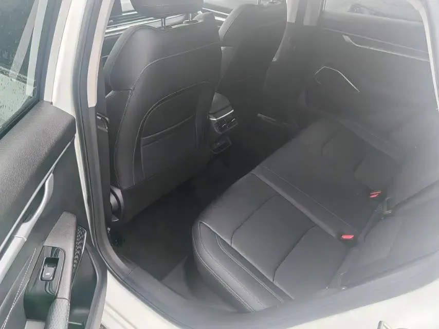 2022 Geely Emgrand 1.5L 114HP L4 CVT,autocango,china used car exporter,china ev exporter,chinese used car exporter,chinese used ev exporter