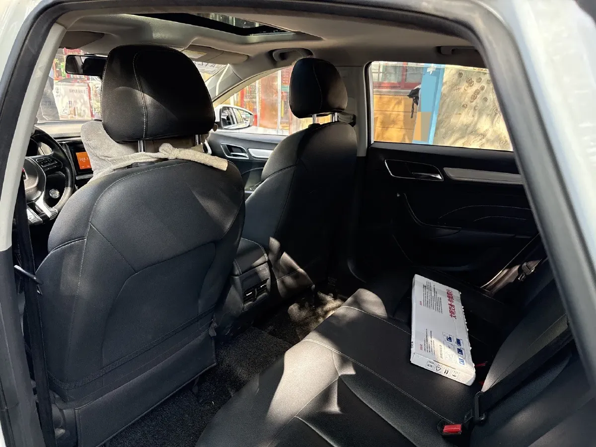 2019 Roewe i6 1.5T 169HP L4 AMT PHEV 9.1KWH,autocango,china used car exporter,china ev exporter,chinese used car exporter,chinese used ev exporter