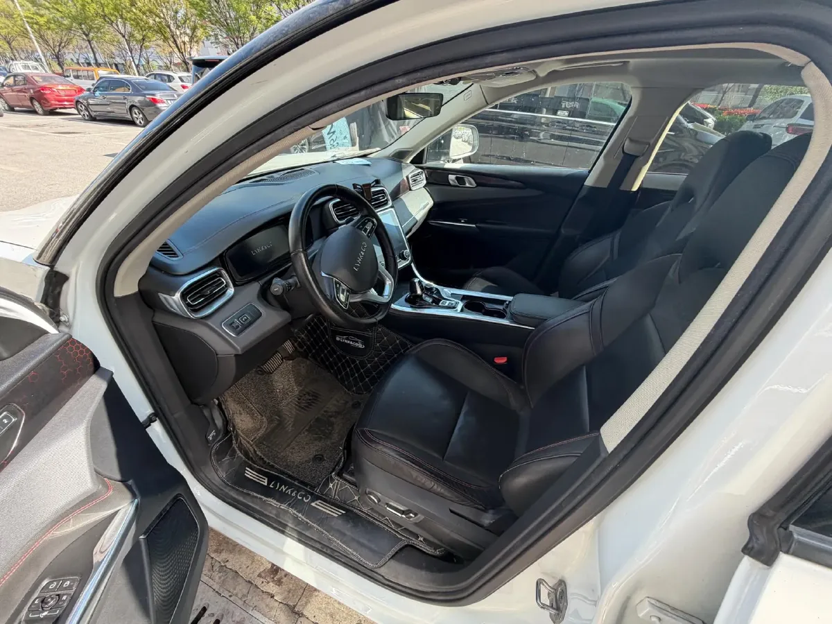 2019 LYNK&CO 01 2.0T 190HP L4 7DCT,autocango,china used car exporter,china ev exporter,chinese used car exporter,chinese used ev exporter