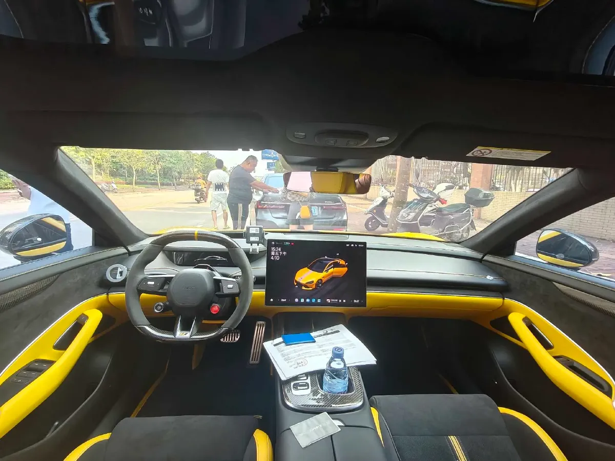 2025 MI SU7 Ultra BEV 93.7KWH,autocango,china used car exporter,china ev exporter,chinese used car exporter,chinese used ev exporter