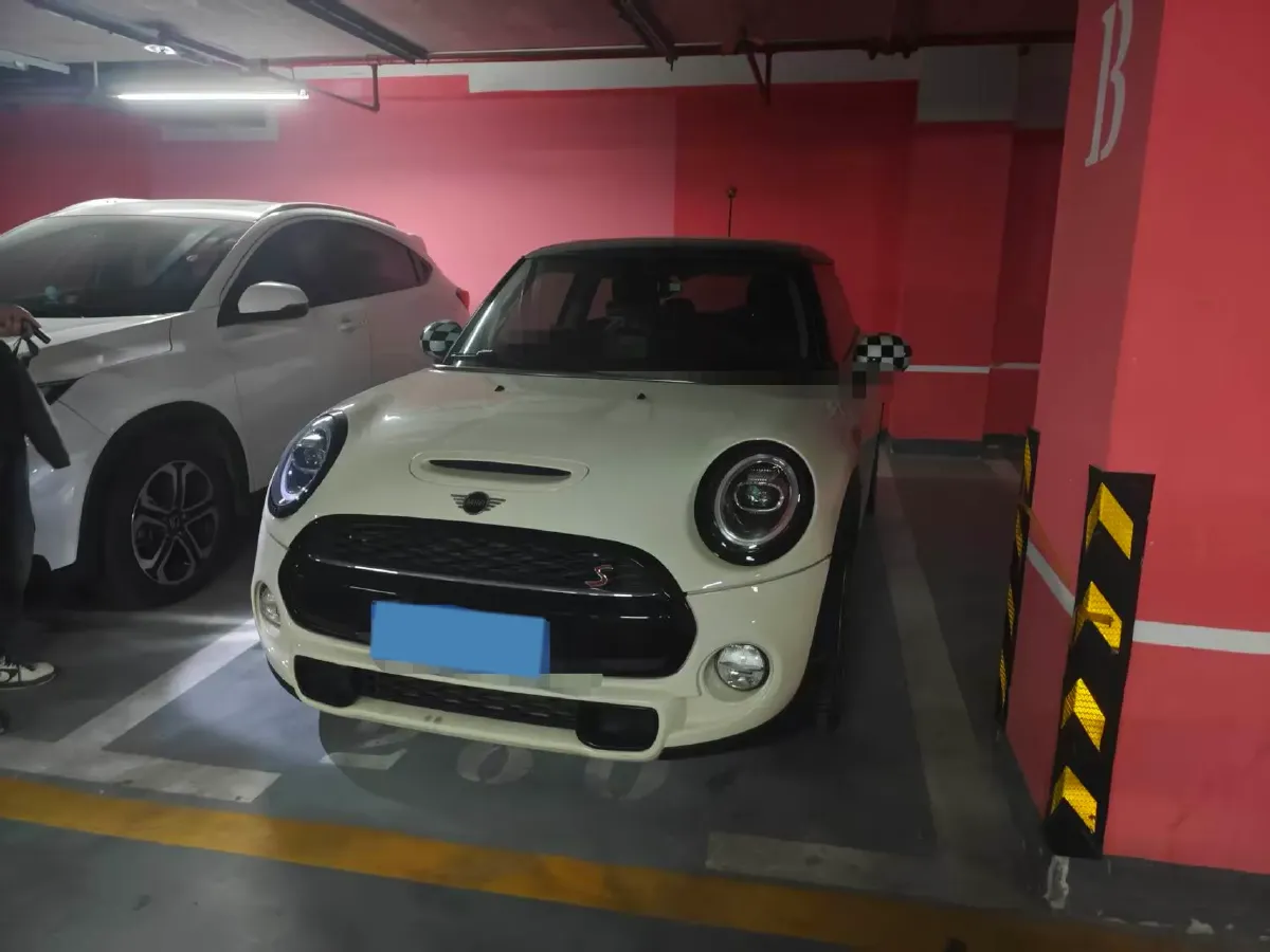 2019 MINI MINI 2.0T 192HP L4 7DCT,autocango,china used car exporter,china ev exporter,chinese used car exporter,chinese used ev exporter