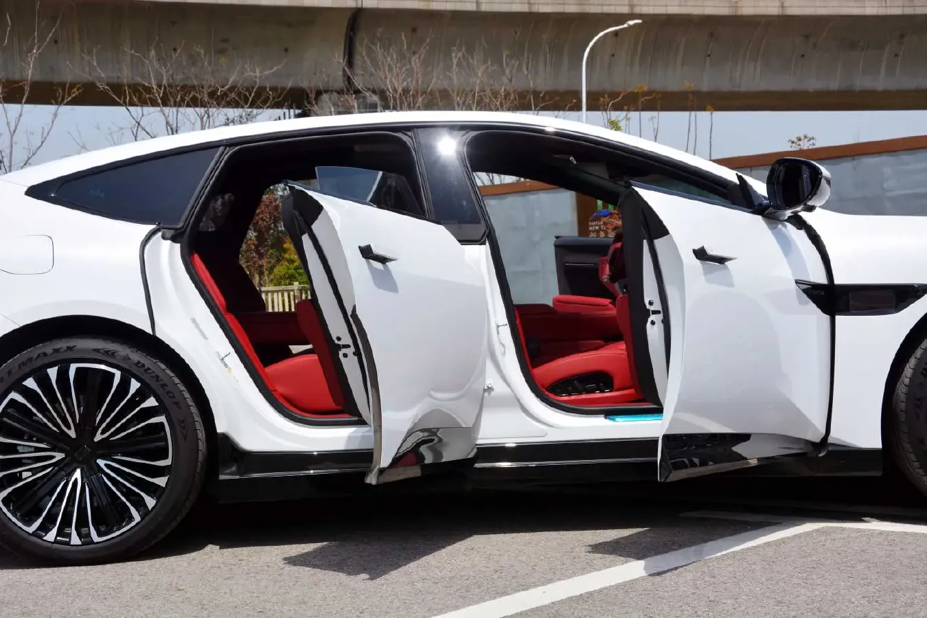 2025 Avatr 12 1.5T 156HP L4 REEV 39.05KWH,autocango,china used car exporter,china ev exporter,chinese used car exporter,chinese used ev exporter