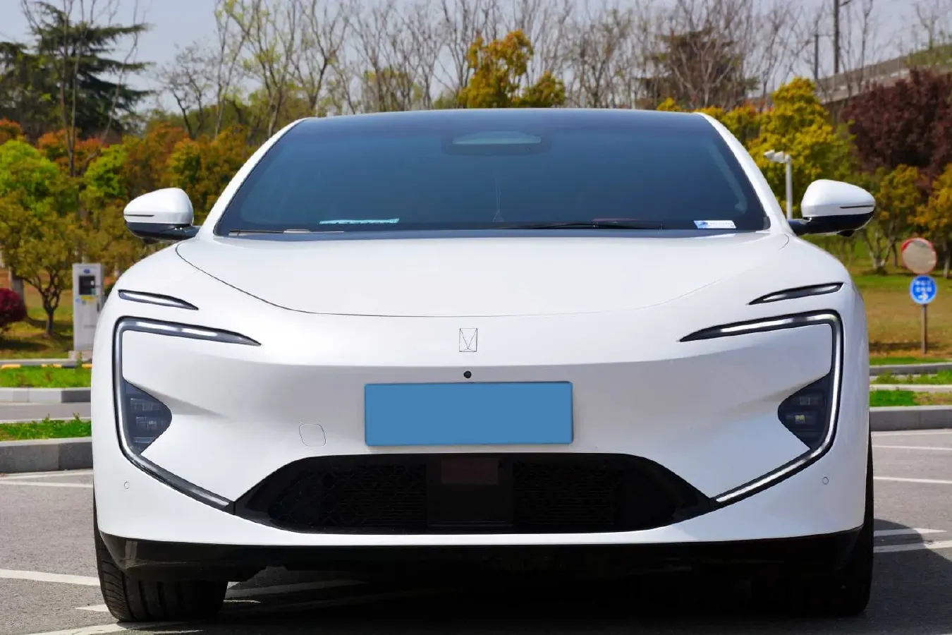 2025 Avatr 12 1.5T 156HP L4 REEV 39.05KWH,autocango,china used car exporter,china ev exporter,chinese used car exporter,chinese used ev exporter