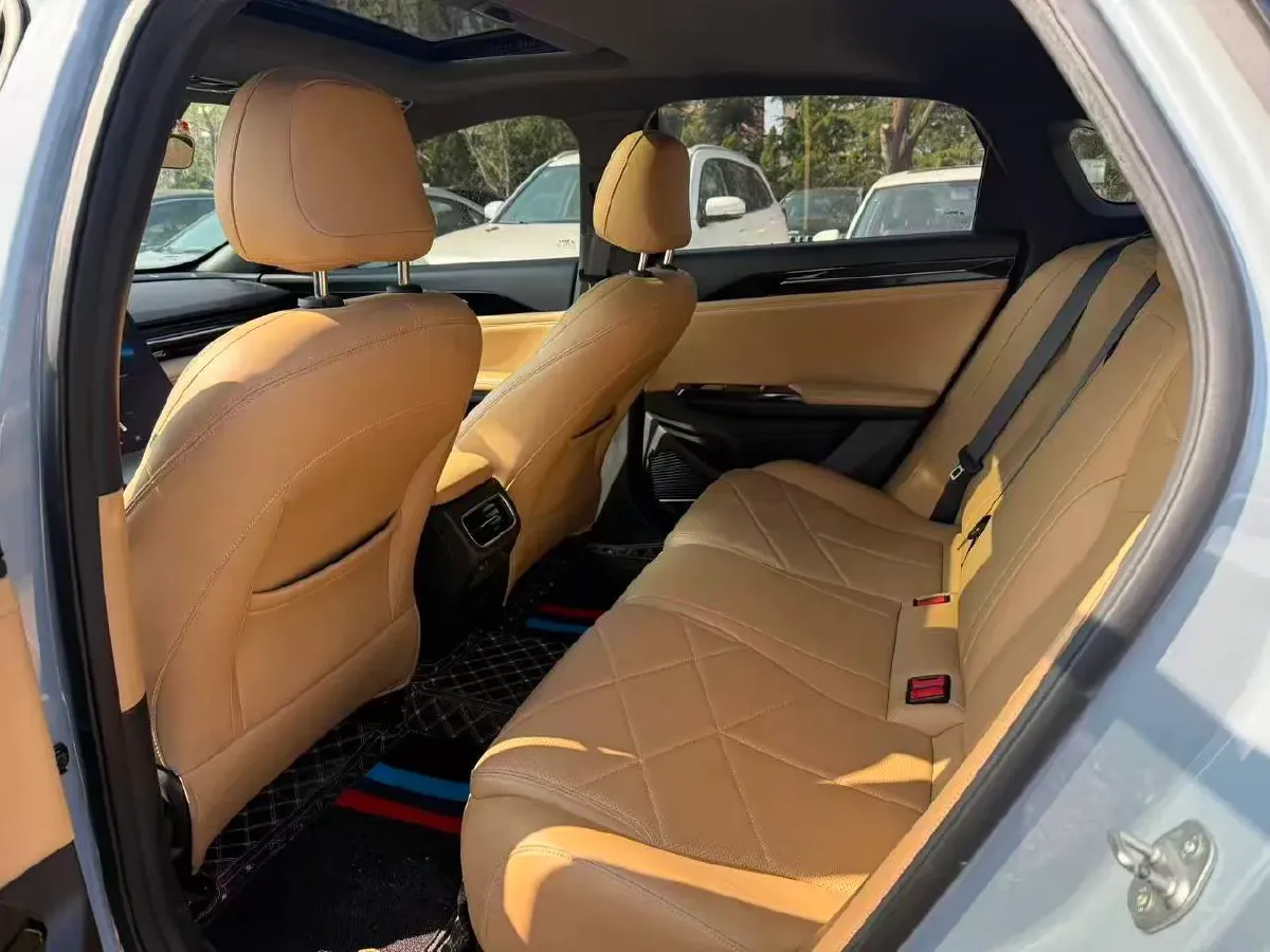 2023 Geely Galaxy L6 1.5T 163HP L4 3DHT PHEV,autocango,china used car exporter,china ev exporter,chinese used car exporter,chinese used ev exporter