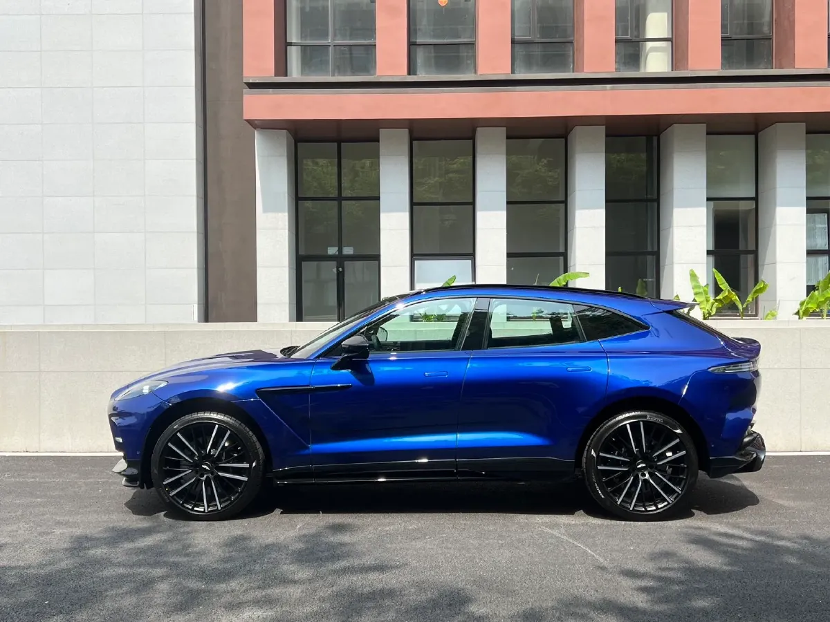 2023 Aston Martin DBX 4.0T 707HP V8 9AT,autocango,china used car exporter,china ev exporter,chinese used car exporter,chinese used ev exporter