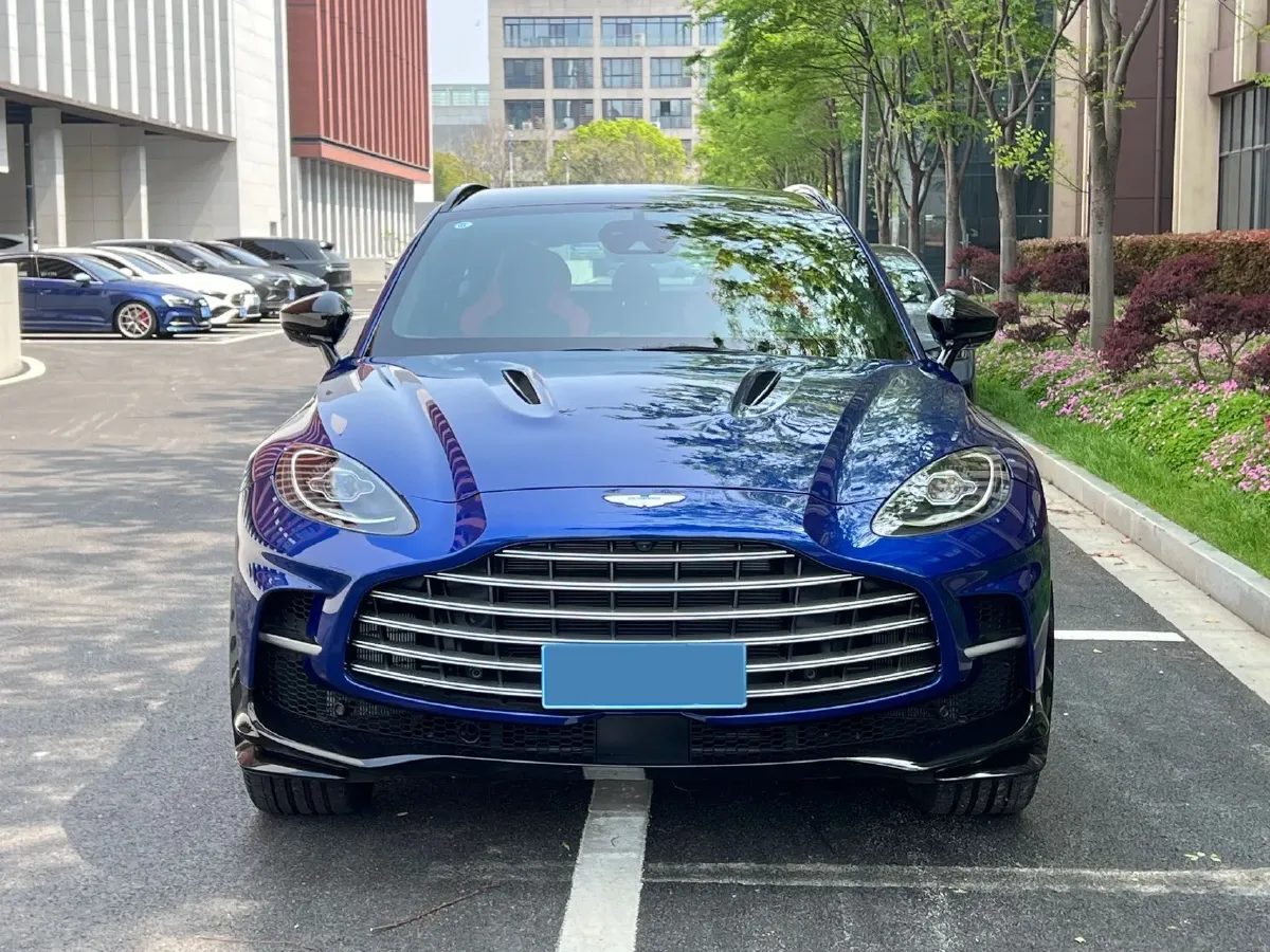 2023 Aston Martin DBX 4.0T 707HP V8 9AT,autocango,china used car exporter,china ev exporter,chinese used car exporter,chinese used ev exporter