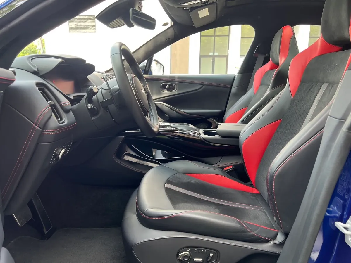2023 Aston Martin DBX 4.0T 707HP V8 9AT,autocango,china used car exporter,china ev exporter,chinese used car exporter,chinese used ev exporter