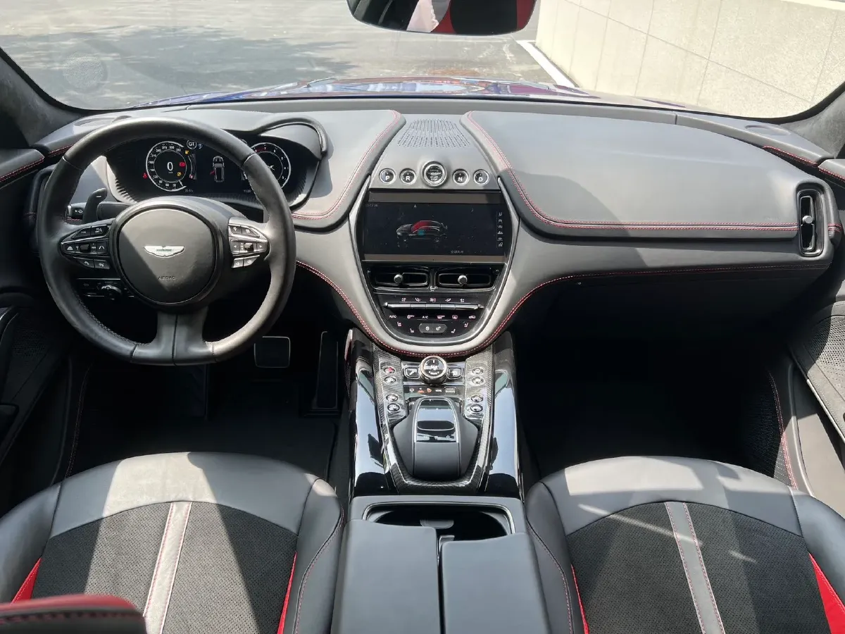 2023 Aston Martin DBX 4.0T 707HP V8 9AT,autocango,china used car exporter,china ev exporter,chinese used car exporter,chinese used ev exporter