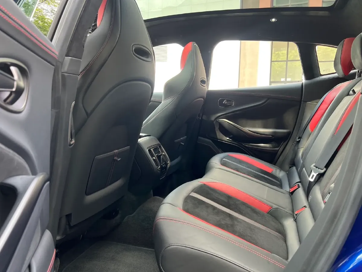 2023 Aston Martin DBX 4.0T 707HP V8 9AT,autocango,china used car exporter,china ev exporter,chinese used car exporter,chinese used ev exporter