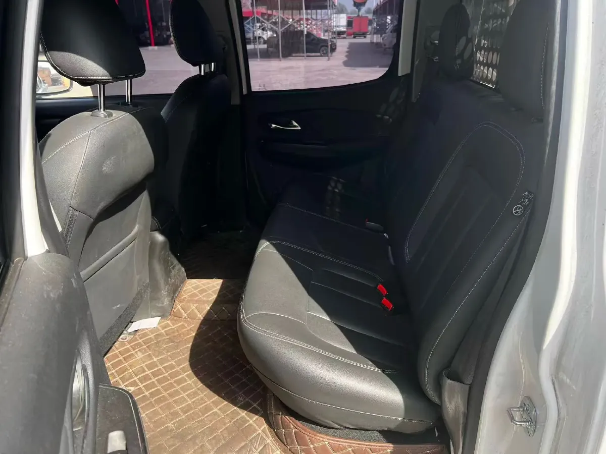 2023 Dongfeng RuiQi 2.4L 158HP L4 5MT,autocango,china used car exporter,china ev exporter,chinese used car exporter,chinese used ev exporter