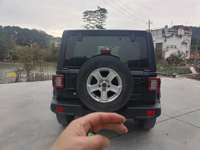 2019 Jeep Wrangler 2.0T 266HP L4 8AT,autocango,china used car exporter,china ev exporter,chinese used car exporter,chinese used ev exporter