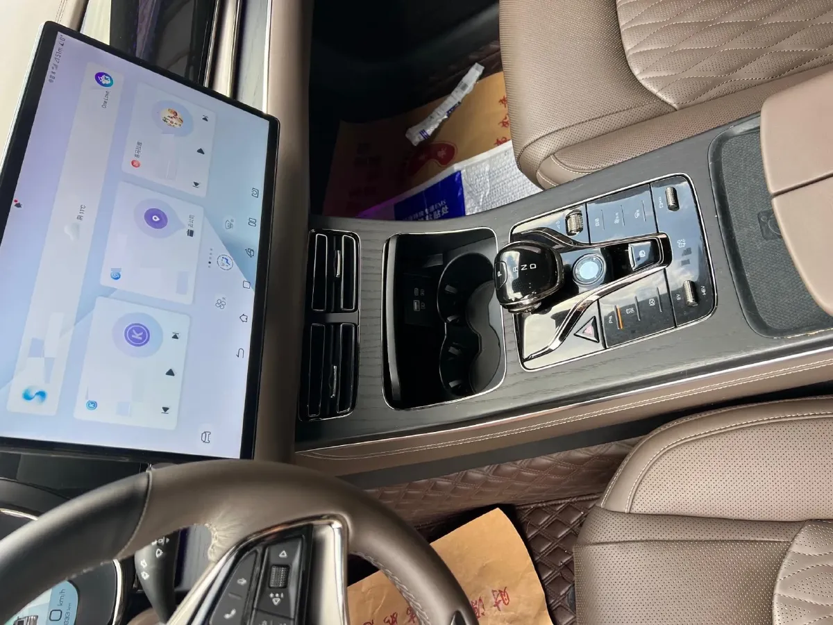 2022 Volkswagen Tiguan L 2.0T 186HP L4 7DCT,autocango,china used car exporter,china ev exporter,chinese used car exporter,chinese used ev exporter