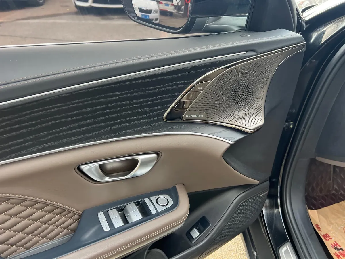 2022 Volkswagen Tiguan L 2.0T 186HP L4 7DCT,autocango,china used car exporter,china ev exporter,chinese used car exporter,chinese used ev exporter